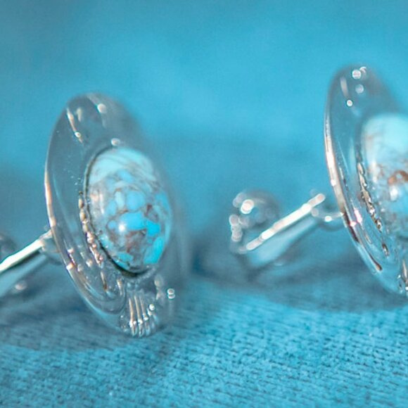 BEAUTIFUL VINTAGE Oval Polished Silver Tone Metal Clip On Earrings w Tur… - Picture 8 of 9